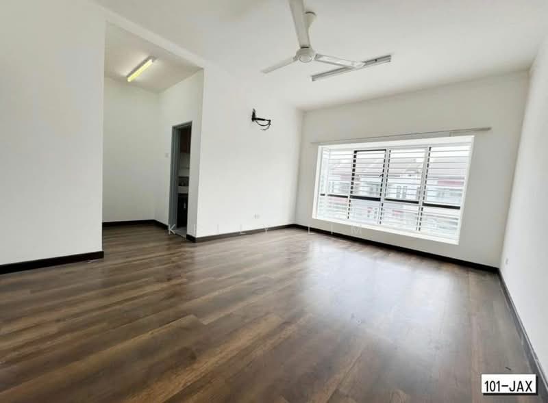 Terraced House for Sale in Bandar Bukit Raja (Klang) - Kelly Lim - Living Room - PropertyGuru.com.my