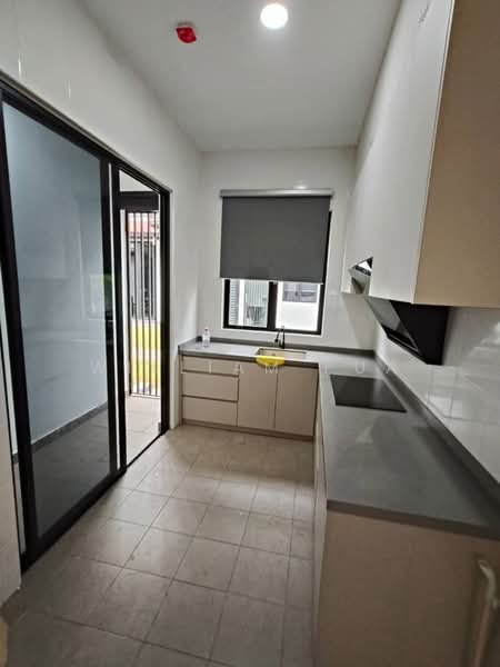 Rumah Teres 2 Tingkat untuk Disewa di Setia Eco Glades (Cyberjaya) - William Pua - Kitchen - PropertyGuru.com.my
