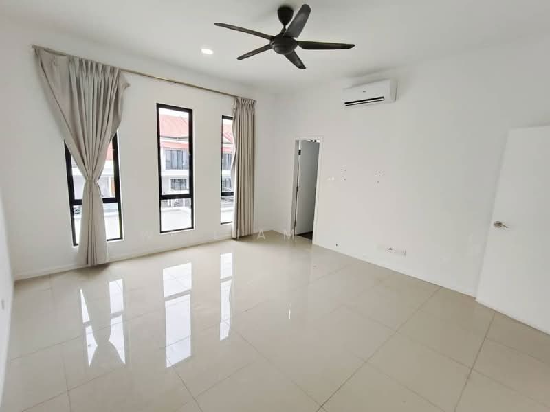 Rumah Teres 2 Tingkat untuk Disewa di Setia Eco Glades (Cyberjaya) - William Pua - Living Room - PropertyGuru.com.my