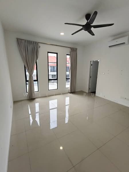 Rumah Teres 2 Tingkat untuk Disewa di Setia Eco Glades (Cyberjaya) - William Pua - Living Room - PropertyGuru.com.my