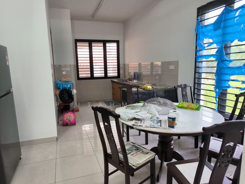 2-storey Terraced House for Sale in Alam Impian (Shah Alam) - P Utahma Raj - Kitchen - PropertyGuru.com.my
