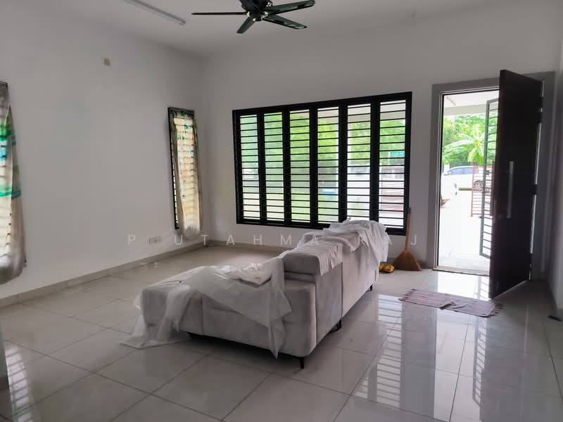 2-storey Terraced House for Sale in Alam Impian (Shah Alam) - P Utahma Raj - Living Room - PropertyGuru.com.my