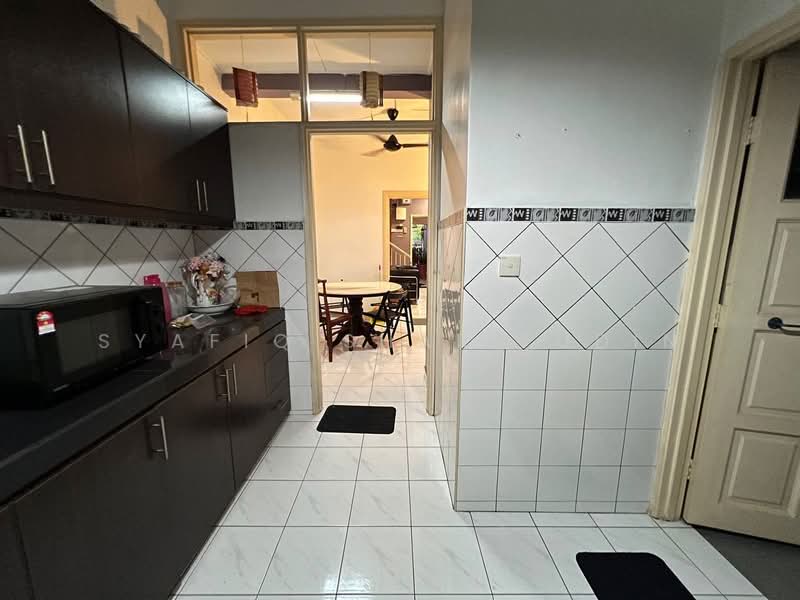 Rumah Teres 2 Tingkat untuk Dijual di Seksyen 13 (Shah Alam) - Syafiq Sharifudin - Kitchen - PropertyGuru.com.my