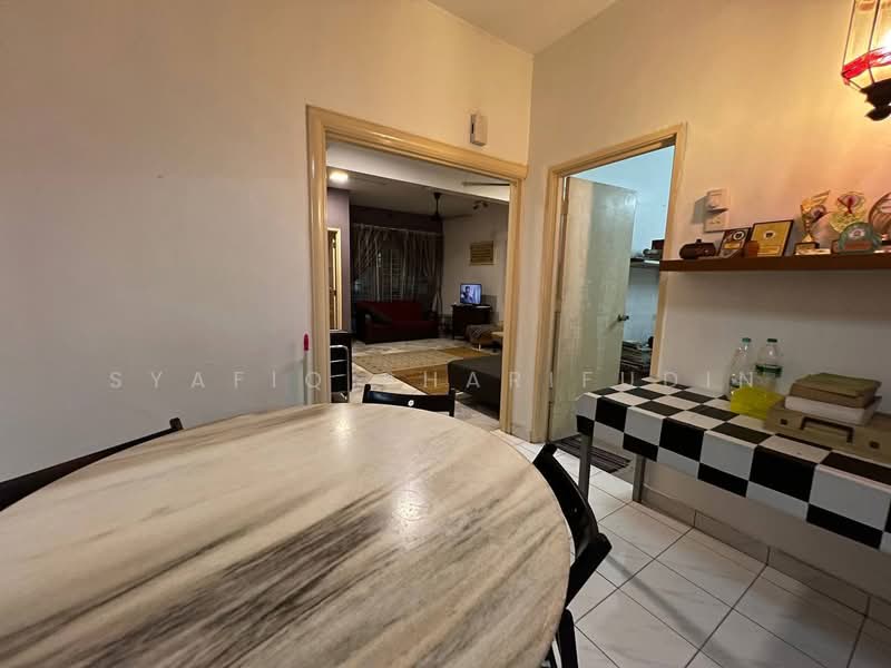 Rumah Teres 2 Tingkat untuk Dijual di Seksyen 13 (Shah Alam) - Syafiq Sharifudin - Living Room - PropertyGuru.com.my