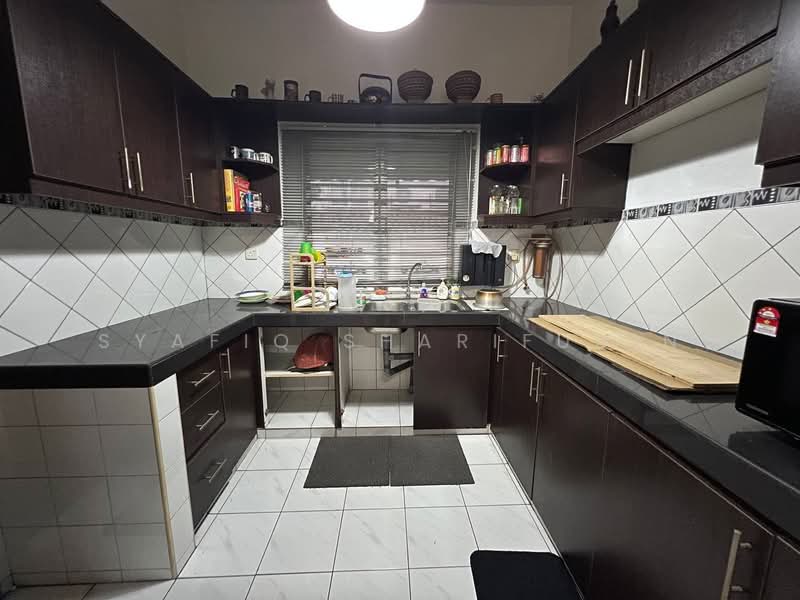 Rumah Teres 2 Tingkat untuk Dijual di Seksyen 13 (Shah Alam) - Syafiq Sharifudin - Kitchen - PropertyGuru.com.my