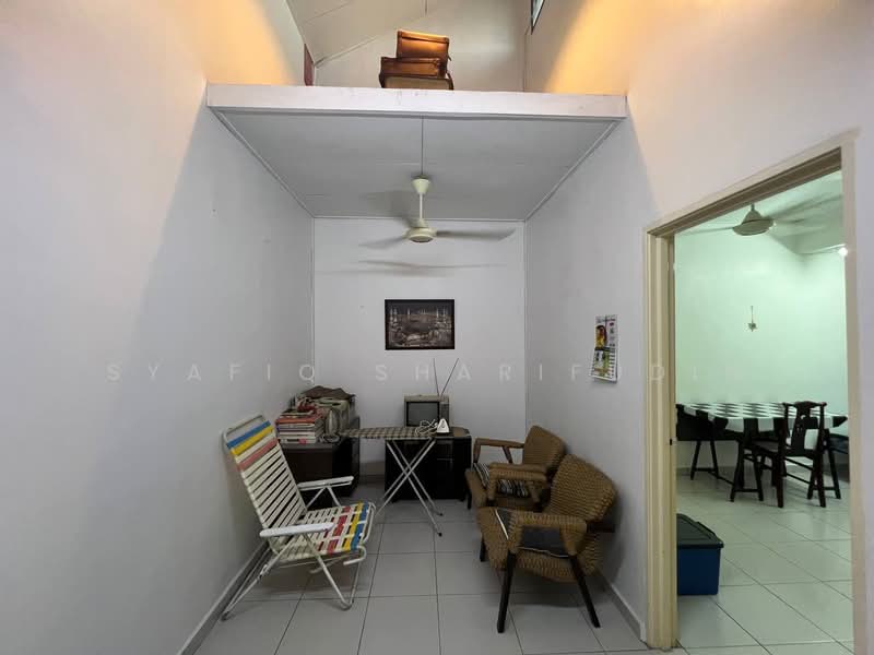 Rumah Teres 2 Tingkat untuk Dijual di Seksyen 13 (Shah Alam) - Syafiq Sharifudin - Living Room - PropertyGuru.com.my