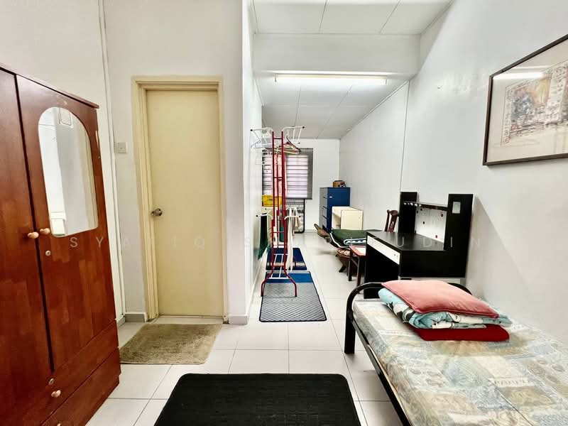 Rumah Teres 2 Tingkat untuk Dijual di Seksyen 13 (Shah Alam) - Syafiq Sharifudin - Bedroom - PropertyGuru.com.my