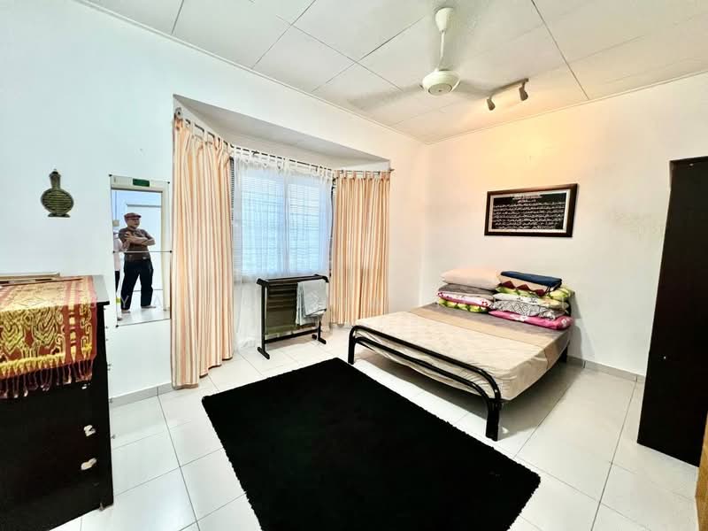 Rumah Teres 2 Tingkat untuk Dijual di Seksyen 13 (Shah Alam) - Syafiq Sharifudin - Bedroom - PropertyGuru.com.my