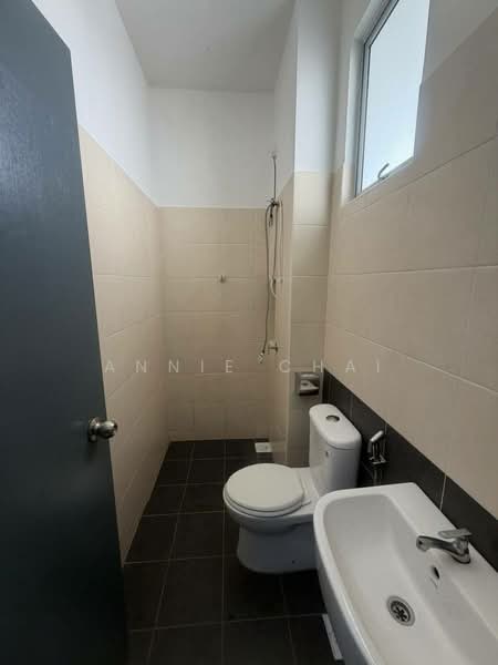 2-storey Terraced House for Sale in Bandar Seri Alam (Masai) - Annie Chai - Bathroom - PropertyGuru.com.my
