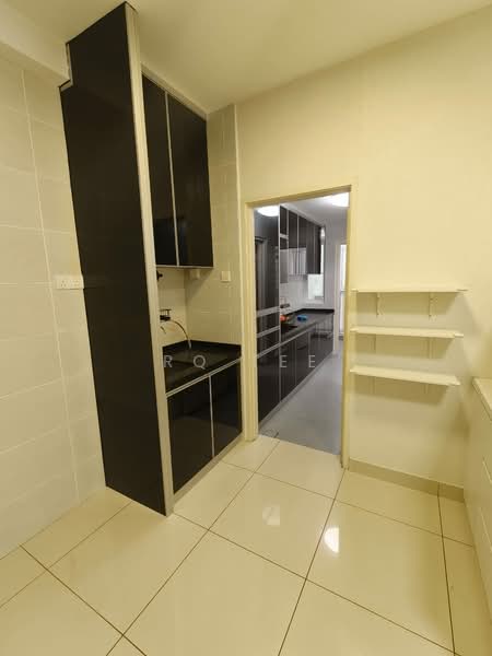 Service Residence for Sale at Daya 1 Residences (D1R), TD Central - RQ Tee - Kitchen - PropertyGuru.com.my