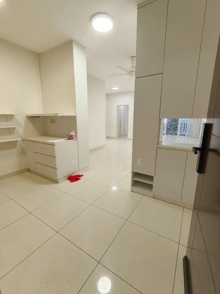 Service Residence for Sale at Daya 1 Residences (D1R), TD Central - RQ Tee - Entrance - PropertyGuru.com.my