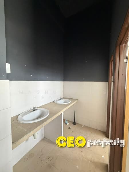 Kedai untuk Dijual di Taman Nibong Tebal Jaya (Nibong Tebal) - Magnumm Ong Theng Shen - Bathroom - PropertyGuru.com.my