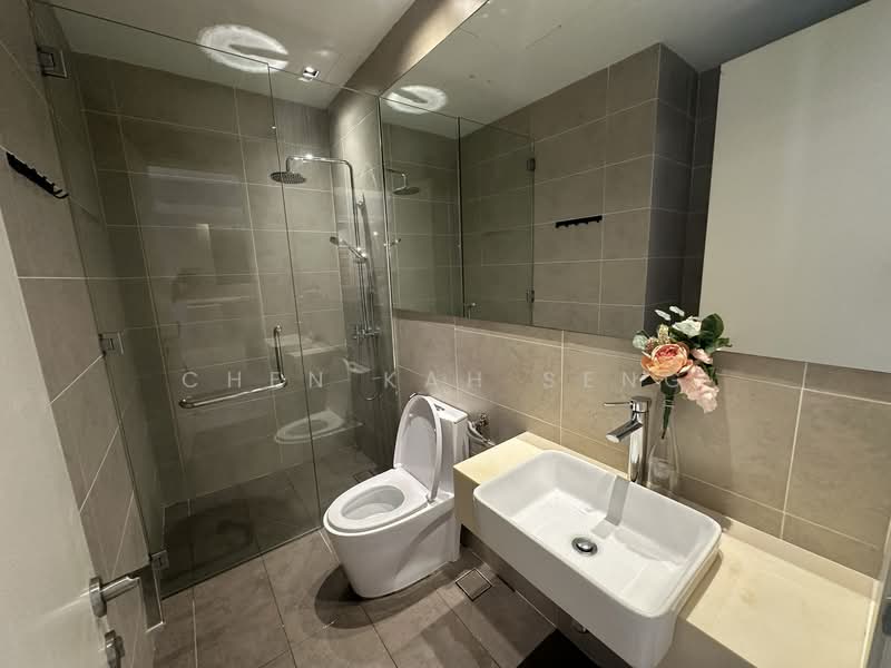 Servis Apartment untuk Dijual di KL Gateway Premium Residences - Chen Kah Seng - Bathroom - PropertyGuru.com.my