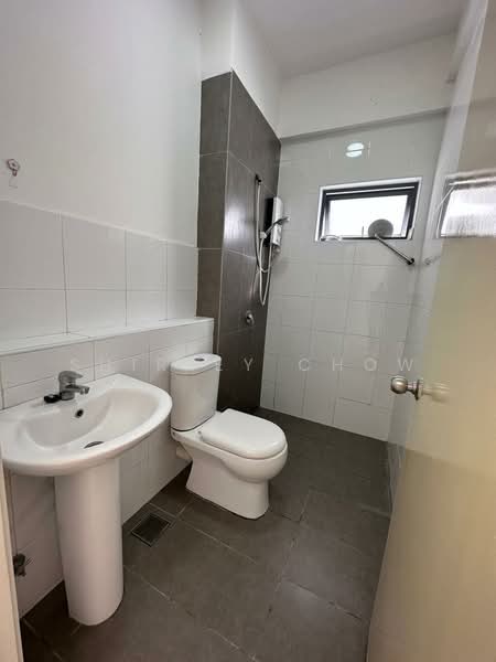 Kondominium untuk Disewa di Kingfisher @ Inanam - shirley Chow - Bathroom - PropertyGuru.com.my