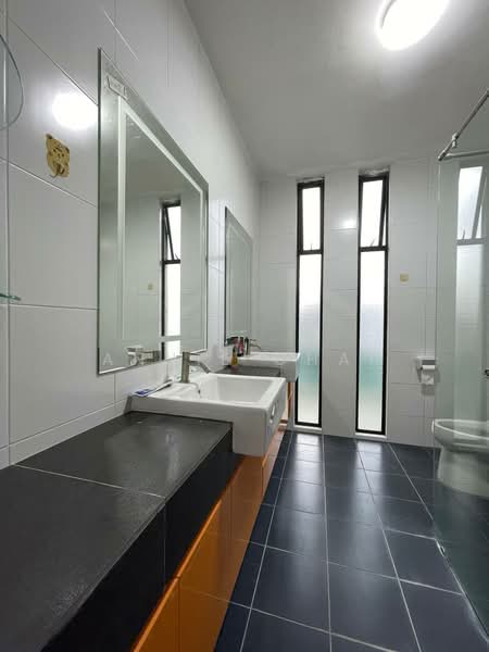 Cluster House for Sale in Taman Mount Austin (Tebrau) - Annie Chai - Bathroom - PropertyGuru.com.my