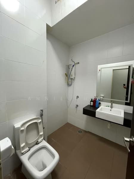 Cluster House for Sale in Taman Mount Austin (Tebrau) - Annie Chai - Bathroom - PropertyGuru.com.my