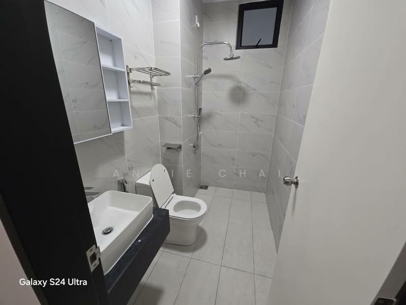 Cluster House for Sale in Taman Mount Austin (Tebrau) - Annie Chai - Bathroom - PropertyGuru.com.my