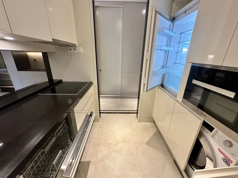 Service Residence for Rent at Pavilion Suites - Bee Lee Ku - Kitchen - PropertyGuru.com.my