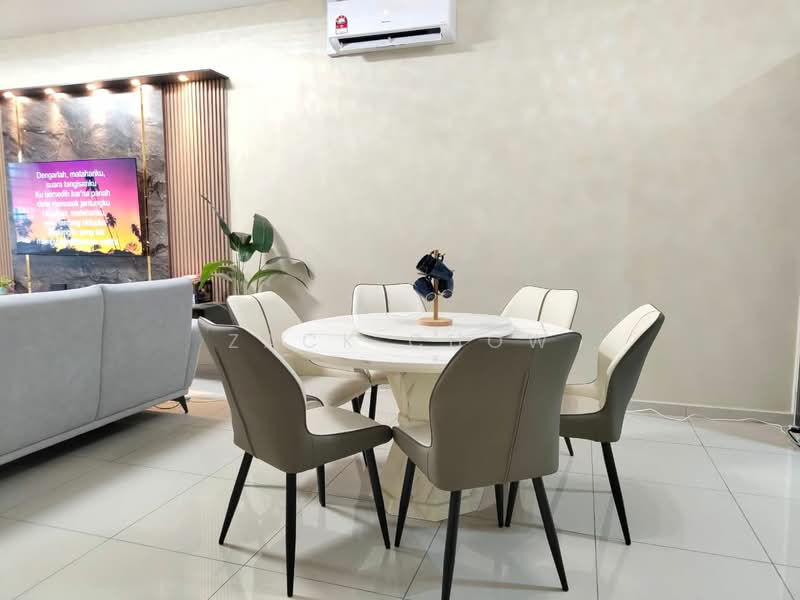 Rumah Teres 2 Tingkat untuk Dijual di Bandar Layangkasa (Pasir Gudang) - Zack Chow - Living Room - PropertyGuru.com.my