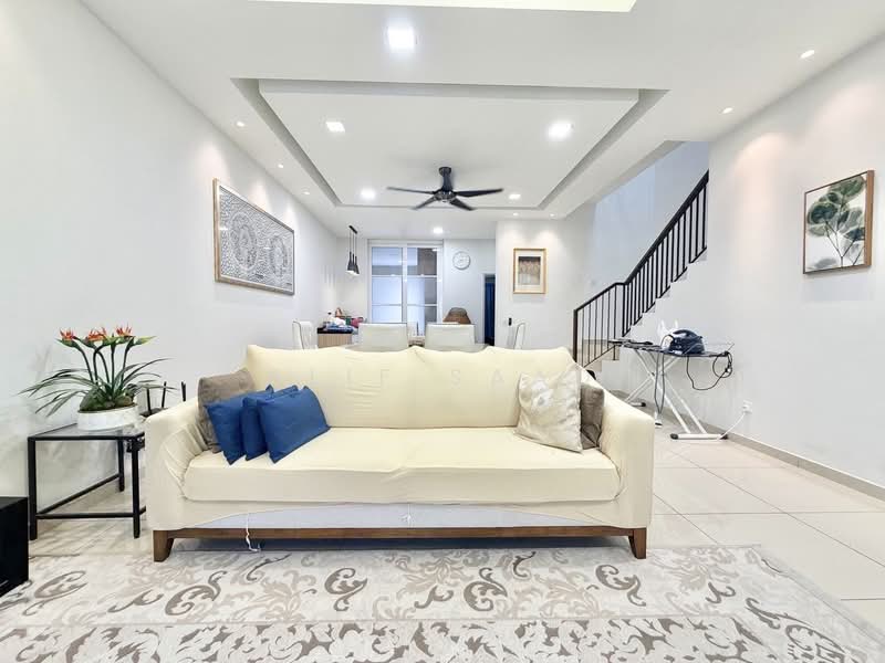 Rumah Teres 2 Tingkat untuk Dijual di Kota Kemuning (Shah Alam) - Alif Saad - Living Room - PropertyGuru.com.my