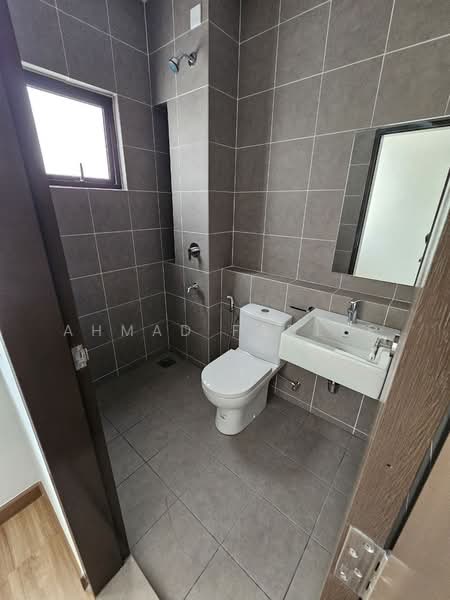 2-storey Terraced House for Rent in Dengkil (Selangor) - Ahmad Fadlee - Bathroom - PropertyGuru.com.my