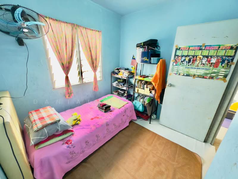 Flat for Sale at Seri Nilam - Danial Mohd Zaki - Bedroom - PropertyGuru.com.my