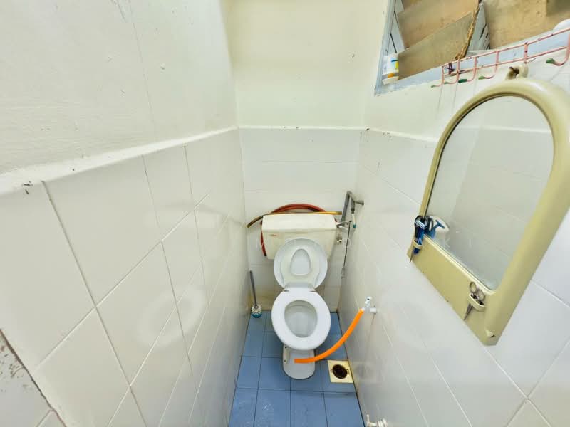 Flat for Sale at Seri Nilam - Danial Mohd Zaki - Bathroom - PropertyGuru.com.my