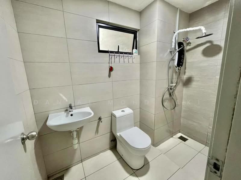 Condominium for Sale at Residensi Rampai II - Danial Mohd Zaki - Bathroom - PropertyGuru.com.my