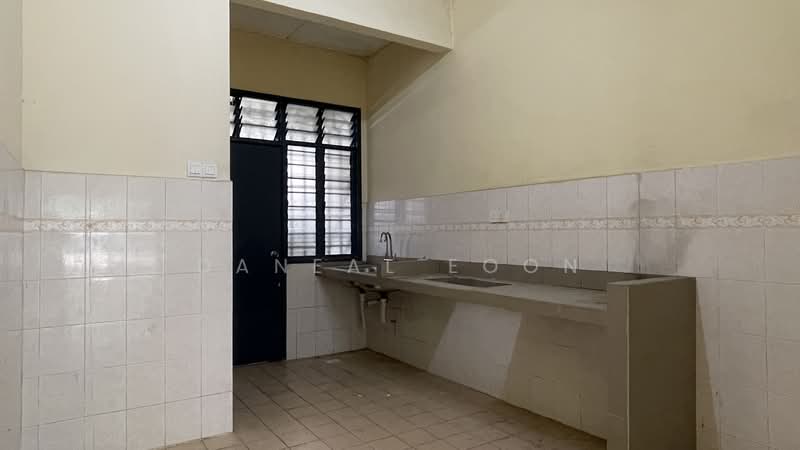 2-storey Terraced House for Rent in Bandar Puteri Klang (Klang) - Daneal Eoon - Kitchen - PropertyGuru.com.my