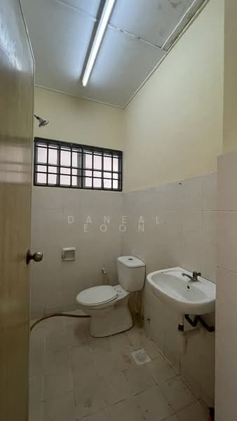 2-storey Terraced House for Rent in Bandar Puteri Klang (Klang) - Daneal Eoon - Bathroom - PropertyGuru.com.my