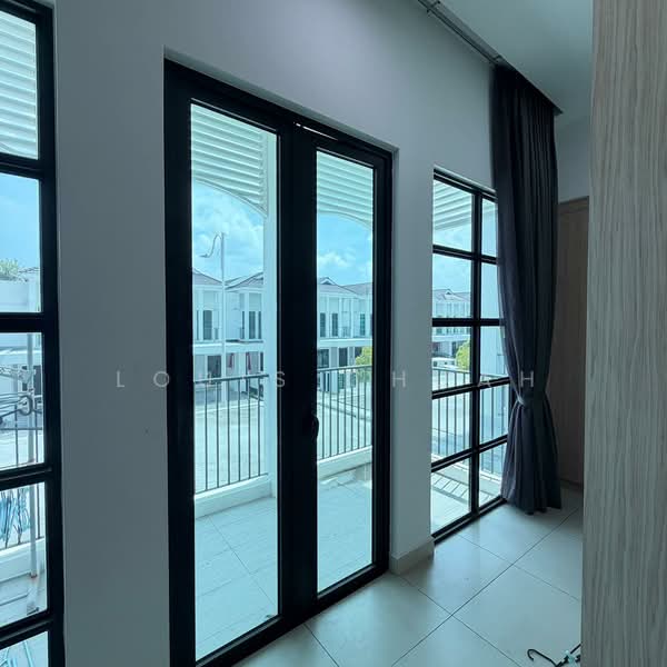 Rumah Teres untuk Disewa di Bandar Cassia (Batu Kawan) - Louis Chuah - Balcony - PropertyGuru.com.my