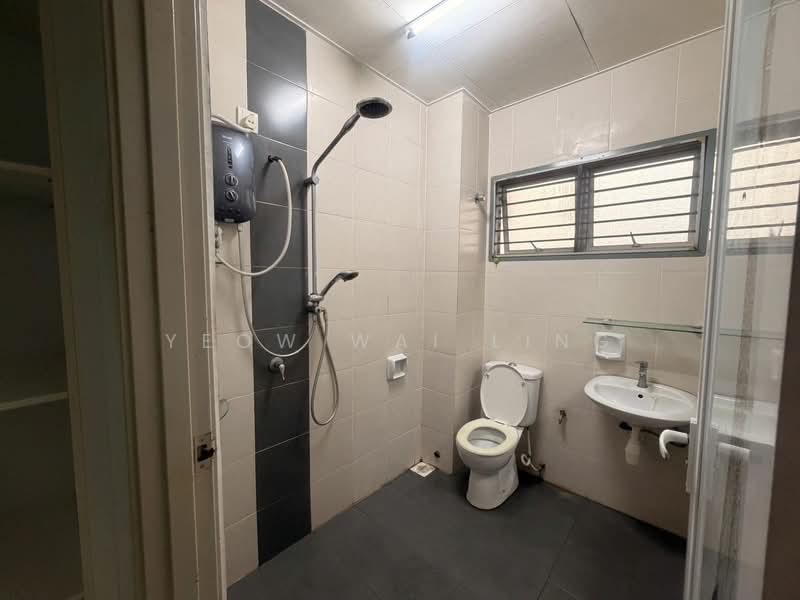 2-storey Terraced House for Sale in Bandar Saujana Putra (Tanjong Duabelas) - Yeow Wai Ling - Bathroom - PropertyGuru.com.my
