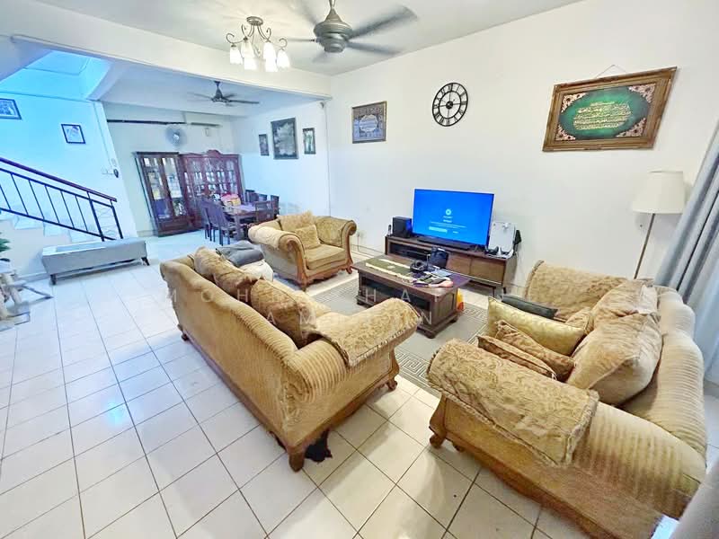 2-storey Terraced House for Sale in Seksyen U9 (Shah Alam) - Mohd Khairul Amilin - Living Room - PropertyGuru.com.my