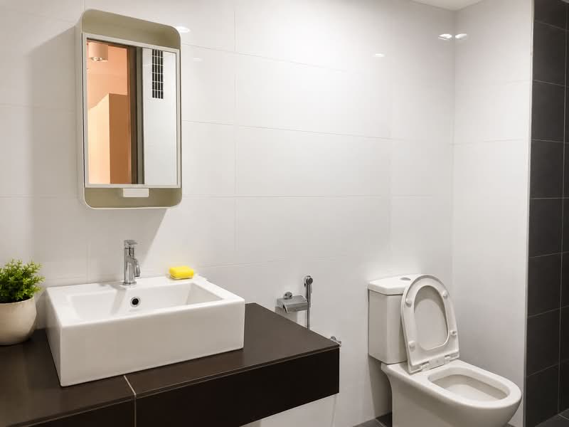 Kondominium untuk Disewa di The Wharf Residence - Adam Lim - Bathroom - PropertyGuru.com.my