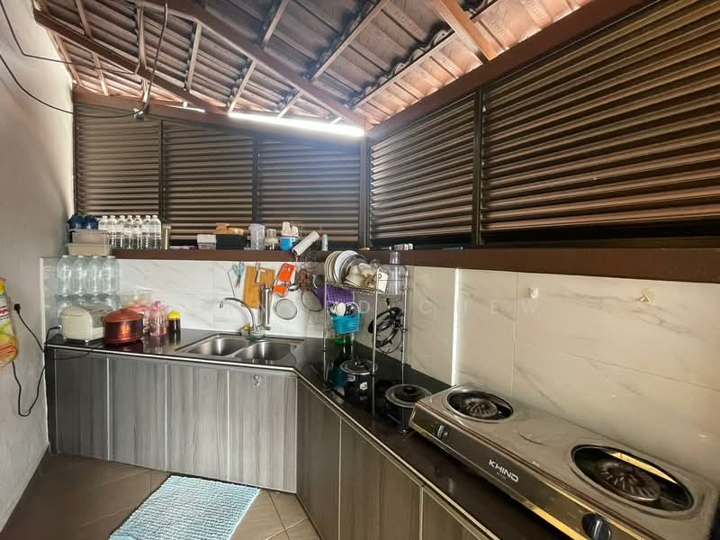 Rumah Teres 1 Tingkat untuk Dijual di Taman Iping (Batu Maung) - Bernard Chew - Kitchen - PropertyGuru.com.my