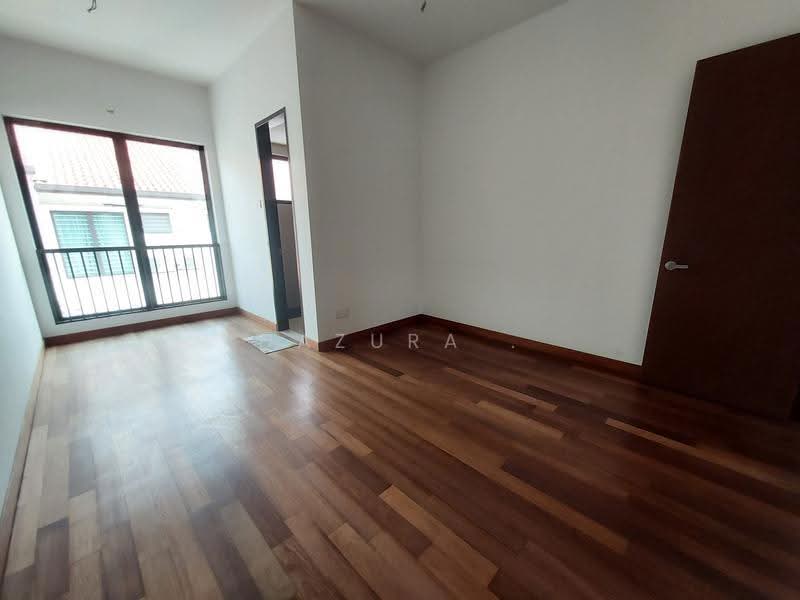 Bedroom, bathroom