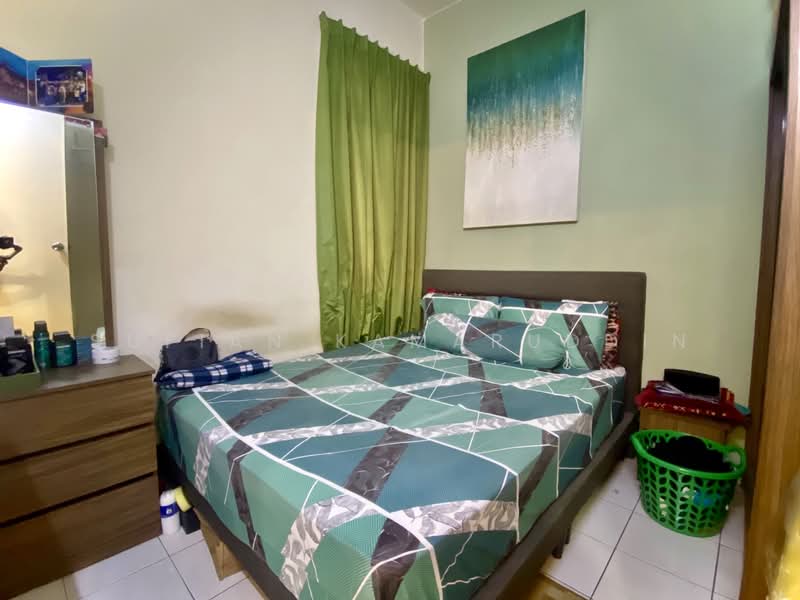 Pangsapuri untuk Dijual di Pangsapuri Merak - Sufian Kamaruddin - Bedroom - PropertyGuru.com.my