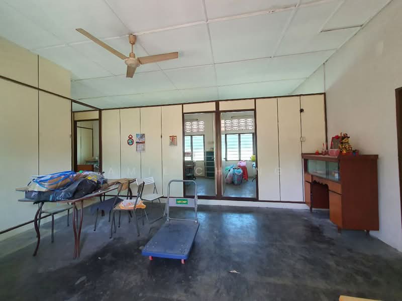 Rumah Berkembar untuk Dijual di Kampung Baru Pasir Pinji (Ipoh) - Amie Chong - Living Room - PropertyGuru.com.my