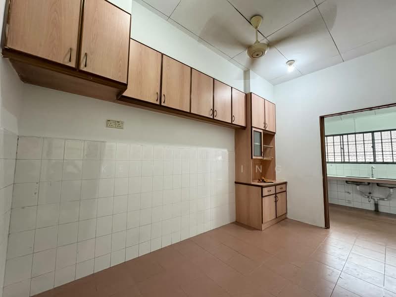 2-storey Terraced House for Sale in Taman Puteri Wangsa (Ulu Tiram) - Keith Ching - Kitchen - PropertyGuru.com.my