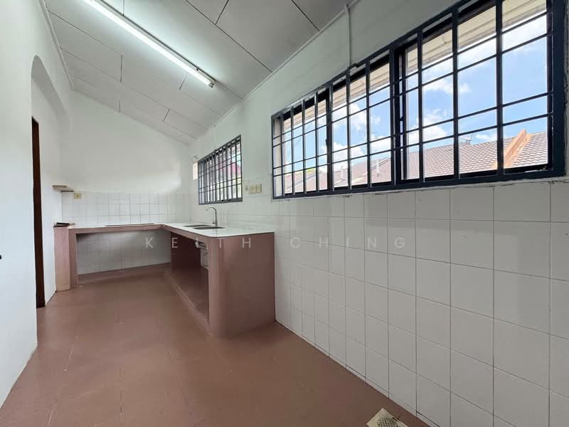 2-storey Terraced House for Sale in Taman Puteri Wangsa (Ulu Tiram) - Keith Ching - Kitchen - PropertyGuru.com.my