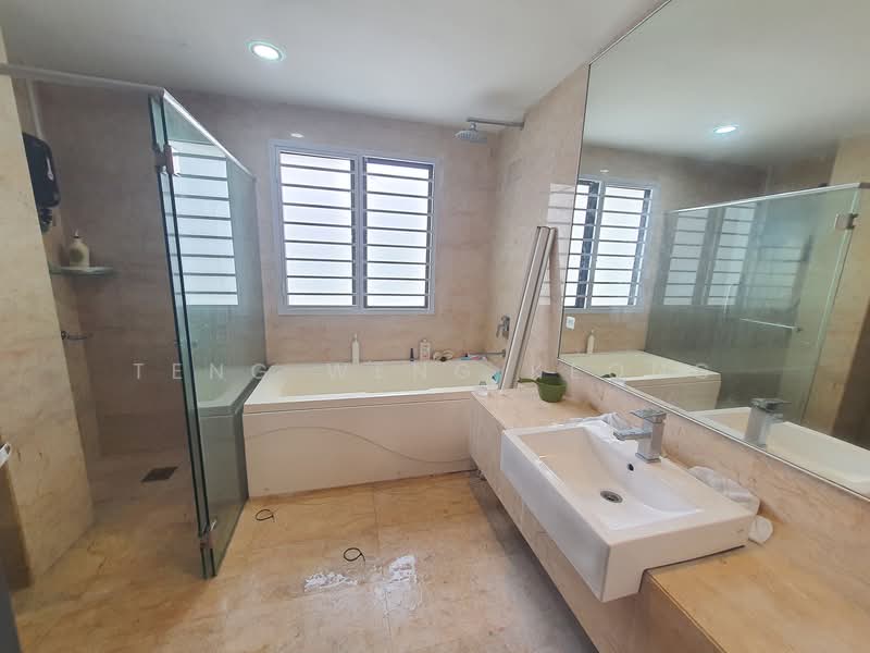 Semi-Detached House for Rent in Sutera Damansara (Damansara Damai) - Teng Weng Keong - Bathroom - PropertyGuru.com.my