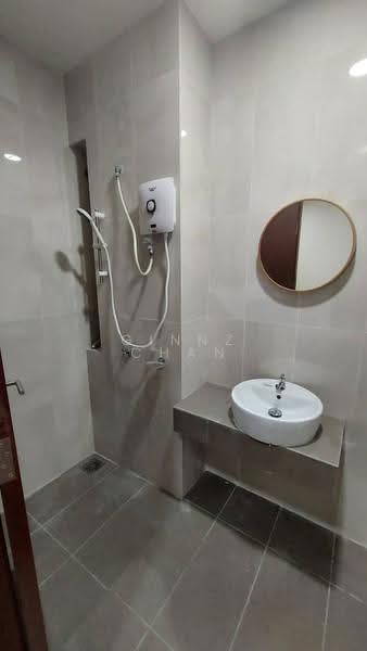 Service Residence for Rent at J.Dupion Residence - Ginnz Chan - Bathroom - PropertyGuru.com.my