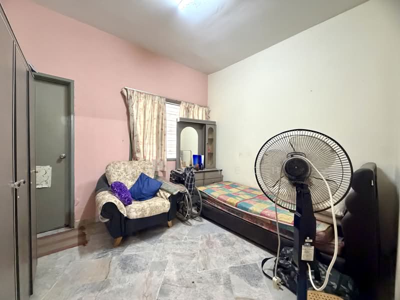 Rumah Teres 2 Tingkat untuk Dijual di Bandar Tun Hussein Onn (Cheras) - Angel Yeoh - Bedroom - PropertyGuru.com.my