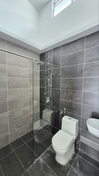 Rumah Berkembar untuk Dijual di Taman Klebang Ria (Chemor) - Ivan Tai - Bathroom - PropertyGuru.com.my