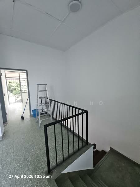 Rumah Teres 2 Tingkat untuk Disewa di Happy Garden (Kuchai Lama) - Kelvin Ho - Corridor - PropertyGuru.com.my