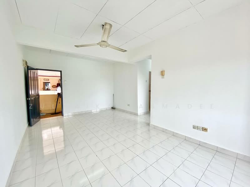 Apartment for Sale at Pangsapuri Carmila - Zulhaikal Asmadee - Living Room - PropertyGuru.com.my