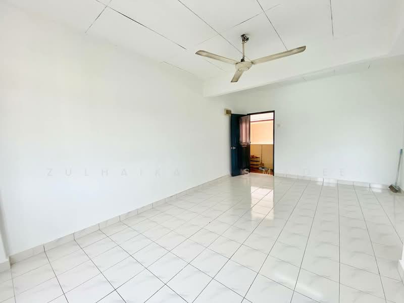 Apartment for Sale at Pangsapuri Carmila - Zulhaikal Asmadee - Living Room - PropertyGuru.com.my