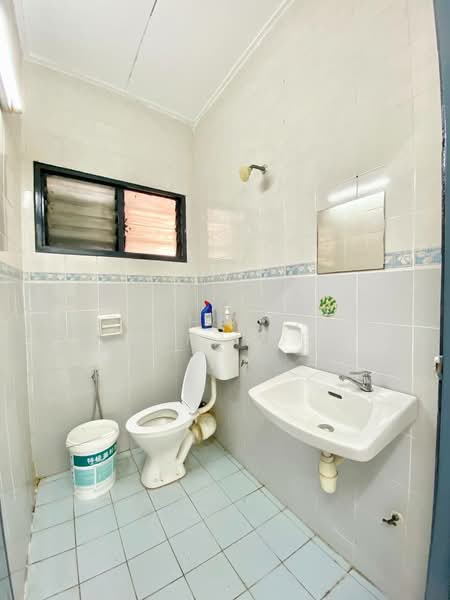 Apartment for Sale at Pangsapuri Carmila - Zulhaikal Asmadee - Bathroom - PropertyGuru.com.my