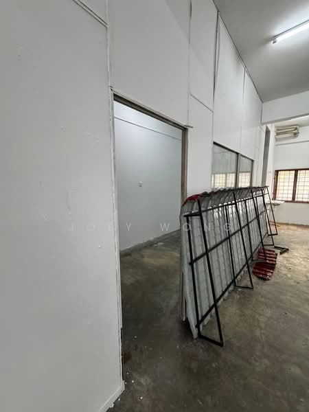 Shop for Rent in Taman Puncak Jalil (Seri Kembangan) - Joey Wong - Interior - PropertyGuru.com.my