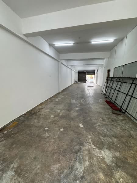 Shop for Rent in Taman Puncak Jalil (Seri Kembangan) - Joey Wong - Interior - PropertyGuru.com.my